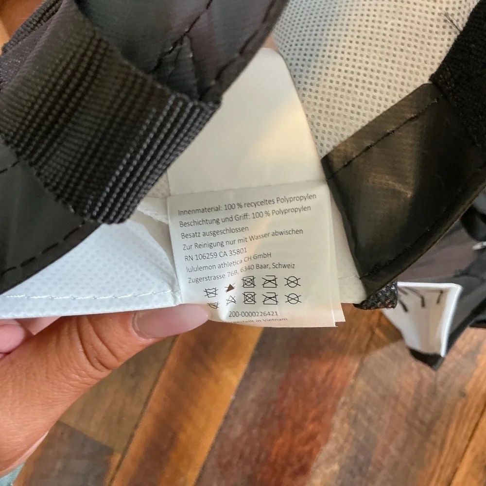 Lululemon Holiday Special Edition Black Reusable Tote Bag – Logo Everyday Carry - Picture 2 of 6